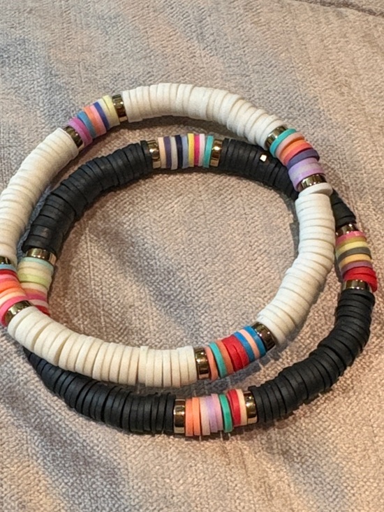 Jewelry - Stackable Black and White Disc Bead Bracelet Set Multicolor Accents Festival 7”